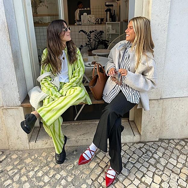 Imagen principal - Looks de chicas portuguesas.