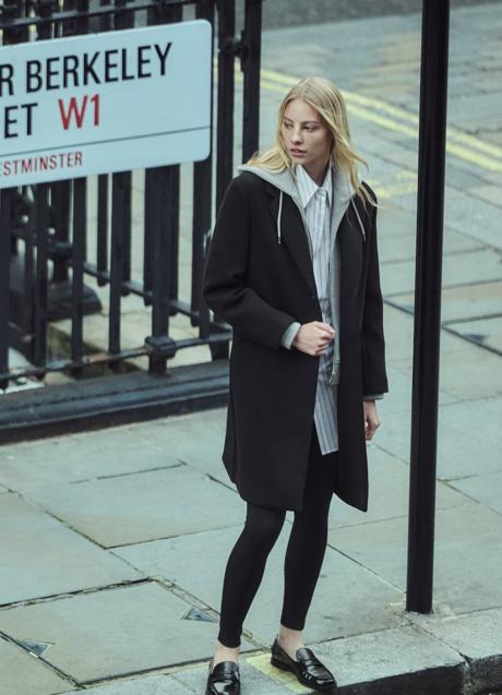 Imagen - Sudadera con abrigo masculino, camisa oversize y mocasines