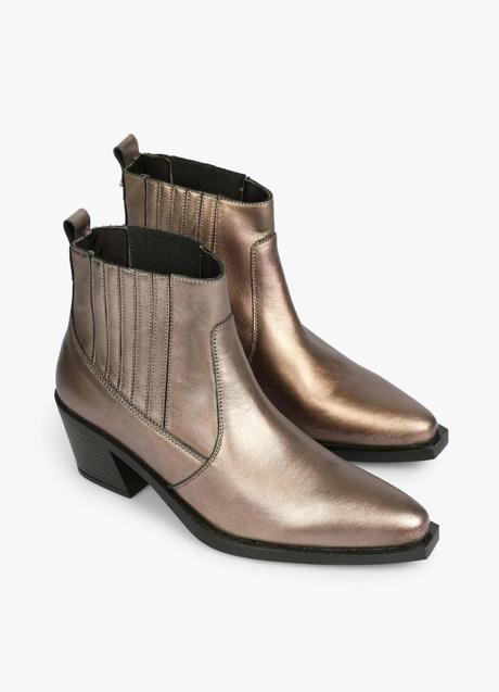 Imagen - Botines metalizados de Scalpers. Foto: Scalpers.