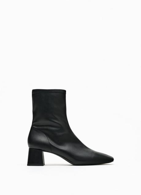 Imagen - Botines negros de Zara (29,99 euros)