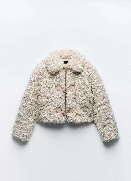 Imagen - Cazadora de pelo de Zara (39,99 euros)