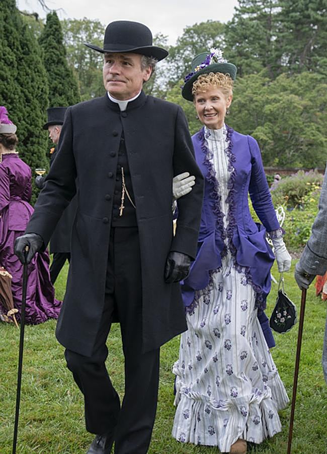 Imagen - Robert Sean Leonard y Cynthia Nixon en una imagen de la segunda temporada de La Edad Dorada. / HBO Max