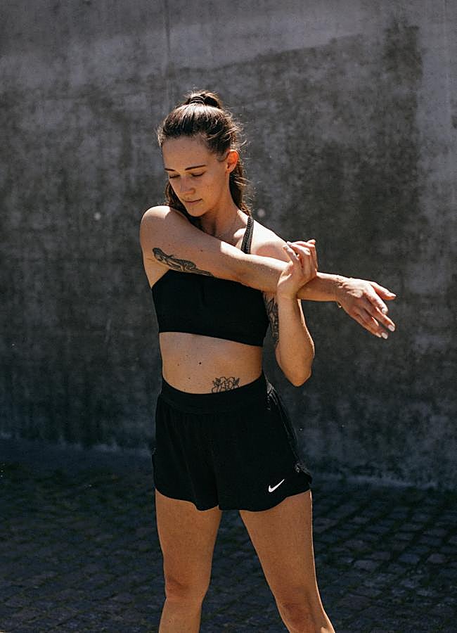 Imagen - Mujer entrenando/PEXELS