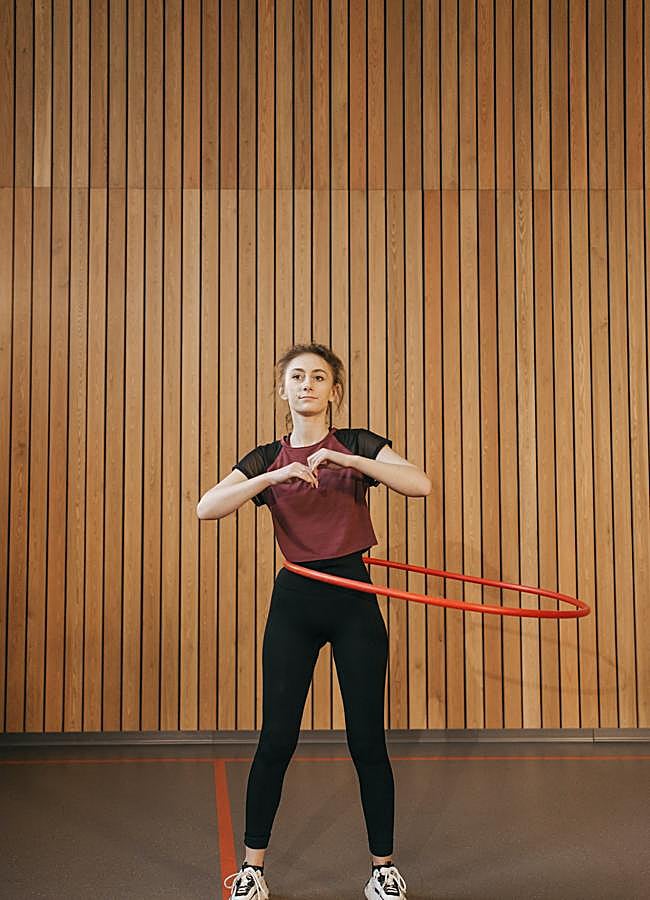 Imagen - Mujer con hula hoop/PEXELS