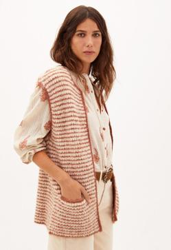 Imagen secundaria 2 - Vaqueros, blusa y chaleco de Hoss Intropia