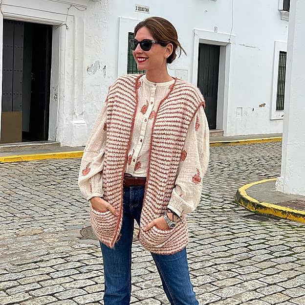 Lourdes Montes tiene el look romántico de Cortefiel más bonito para llevar a diario en invierno