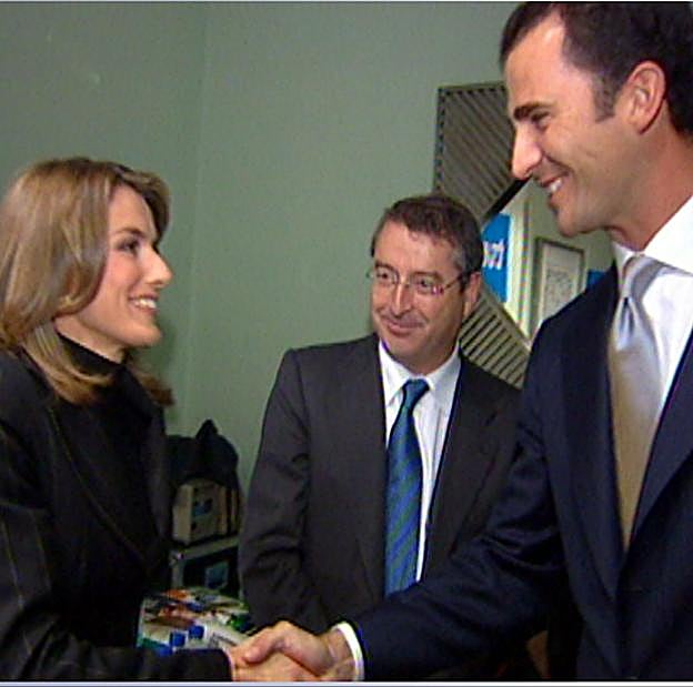 La primera fotografía de los reyes Felipe y Letizia juntos. 