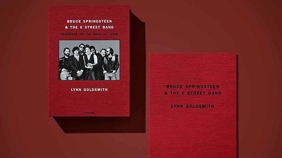 Libro en caja de edición especial  Bruce Springsteen & The E Street Band  (Ed. Taschen) de Lynn Godlsmith. 