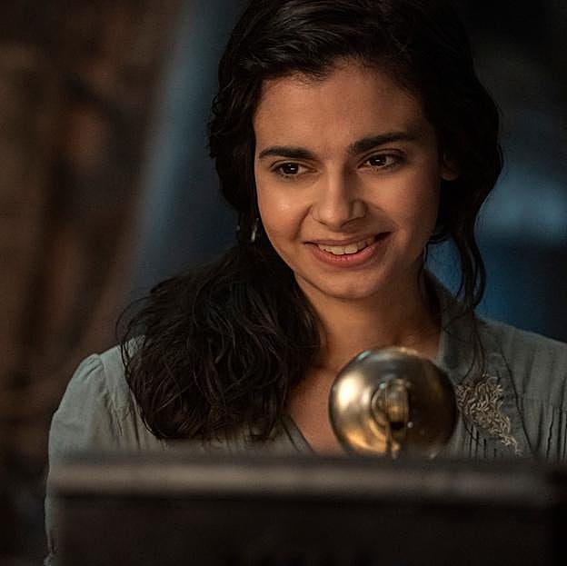 La increíble historia de superación de Aria Mia Loberti, protagonista de La luz que no puedes ver (Netflix)