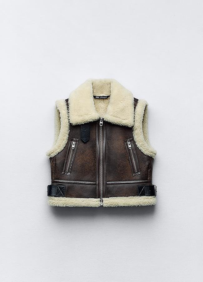 Imagen - Chaleco con doble faz de Zara (29,99 euros). Foto: Zara.