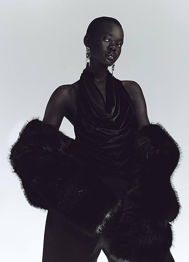 Imagen - Top halter de terciopelo con escote desbocado