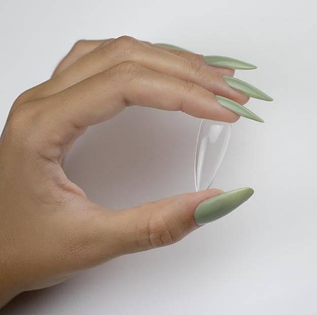 Así queda la manicura soft gel.