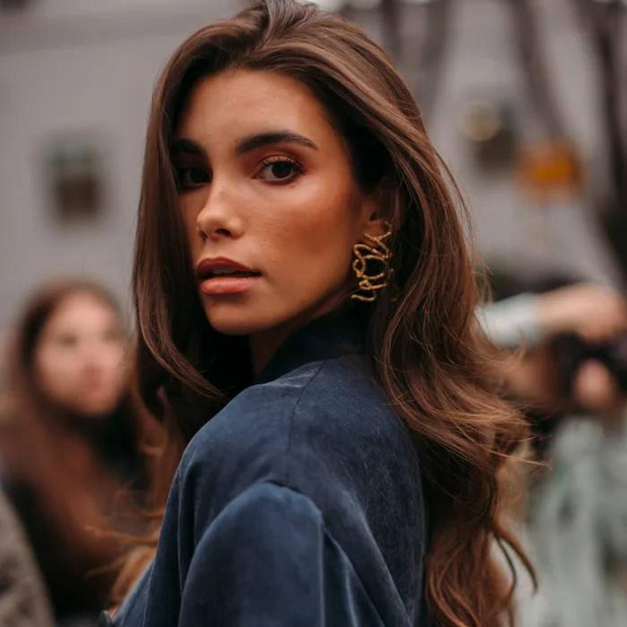 Mujer con pelo largo