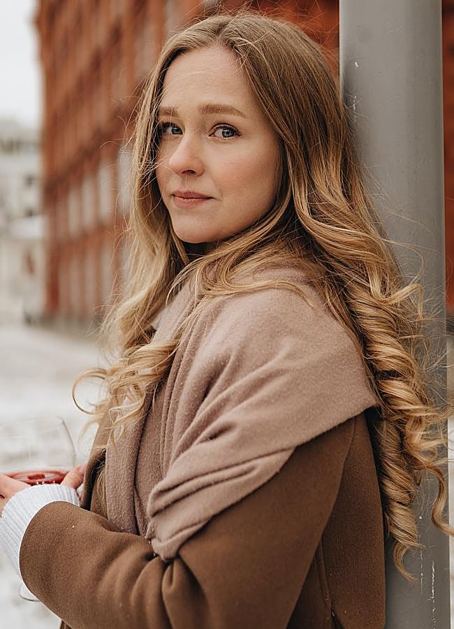 Imagen - Mujer con pelo largo/PEXELS