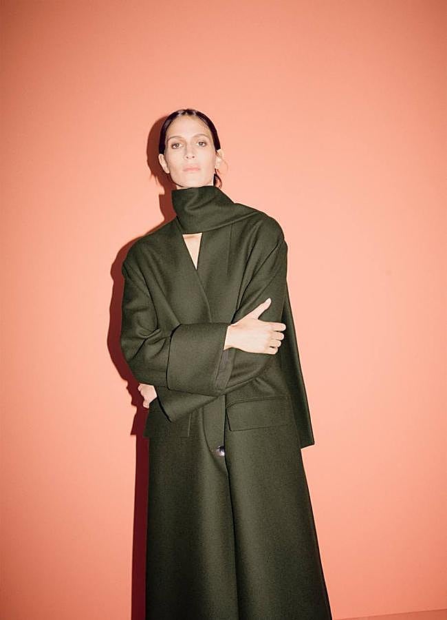 Imagen - Abrigo con bufanda largo