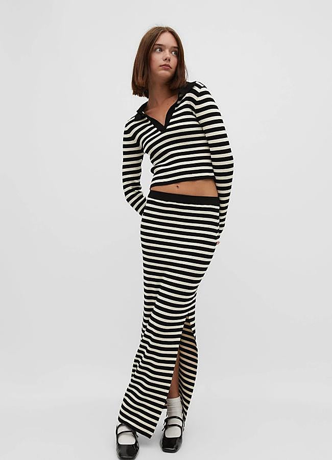Imagen - Set estampado de rayas de Stradivarius, falda 19,99 euros y jersey 19,99 euros.