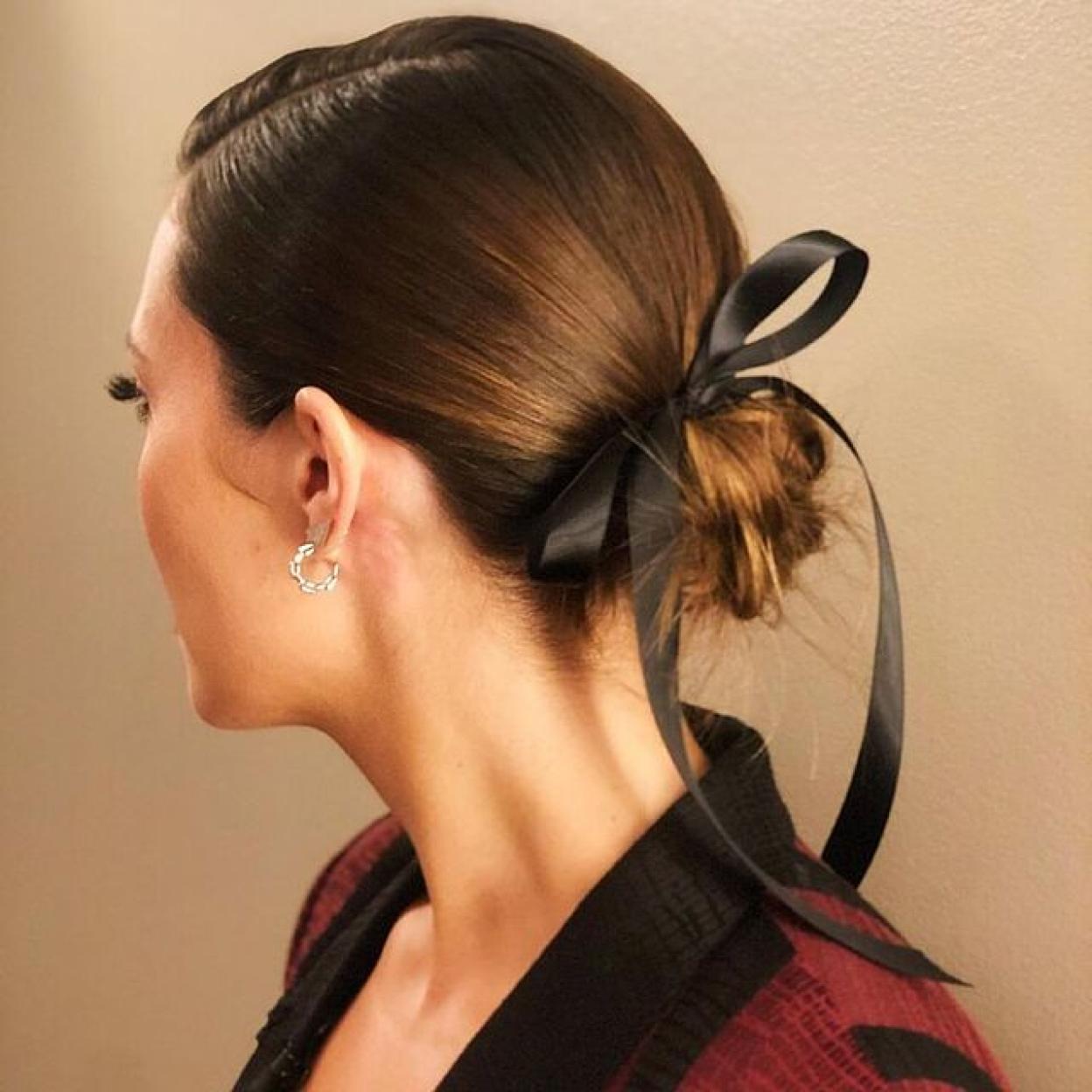 Modelo con peinado balletcore