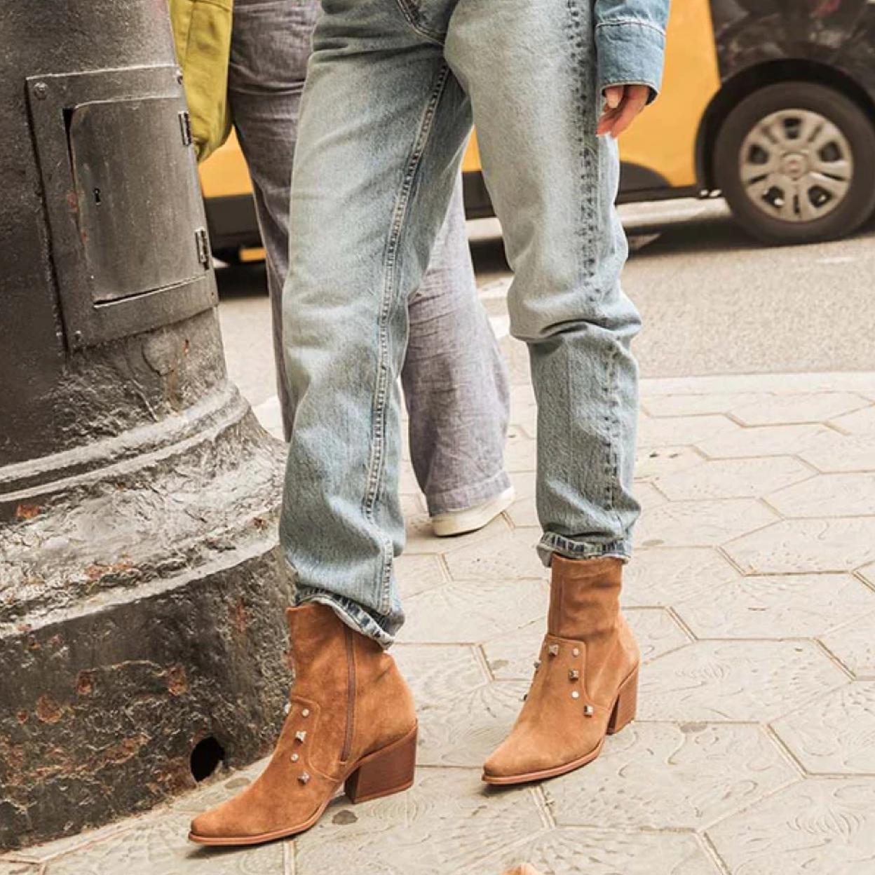 Botines con tachuelas de Popa.