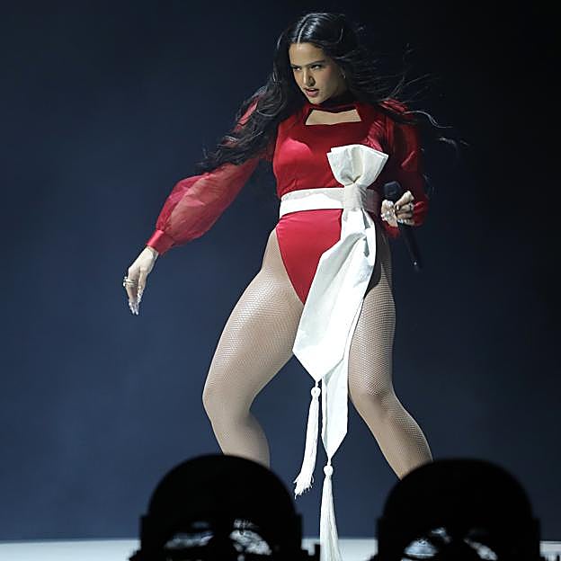 Rosalía en la actuación de los Latin Grammy de 2019