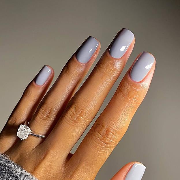 Manicura clásica en color gris