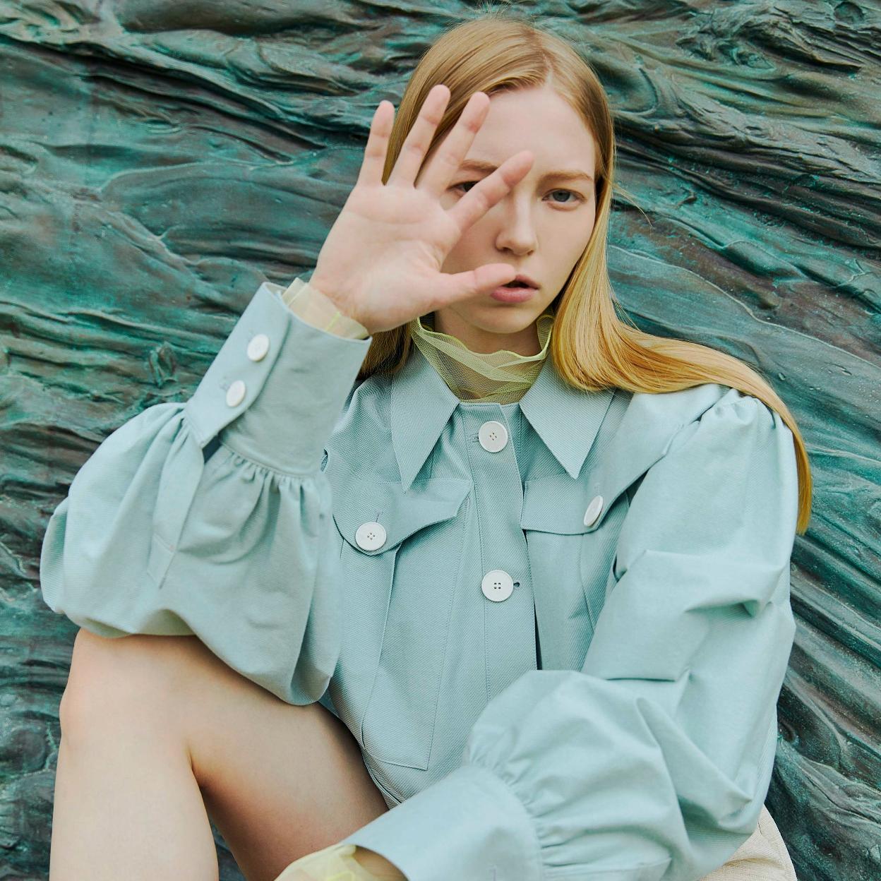 Uno de los grandes errores capilares es dormir con el pelo mojado. Estas son las consecuencias.