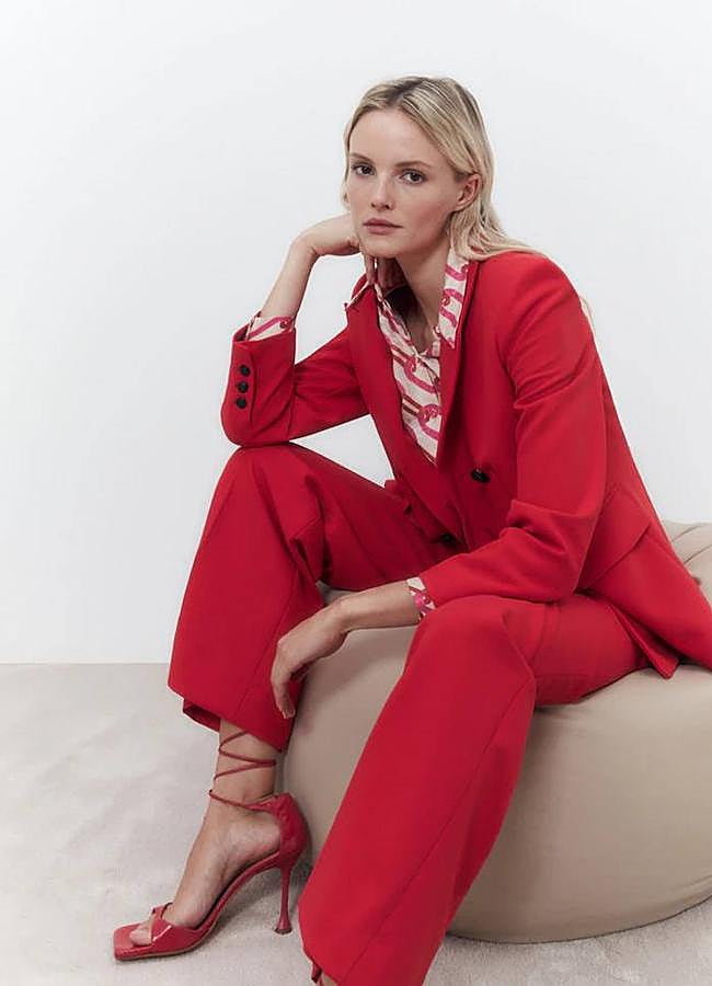 Imagen - Traje rojo masculino