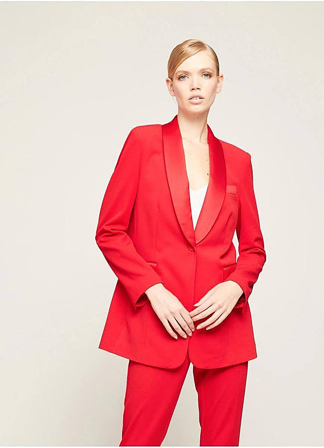 Imagen - Traje rojo estilo esmoquin