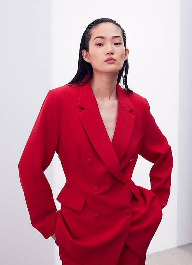 Imagen - Traje rojo elegante