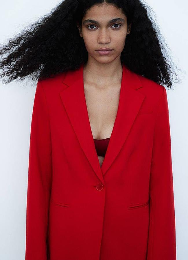 Imagen - Traje rojo sencillo