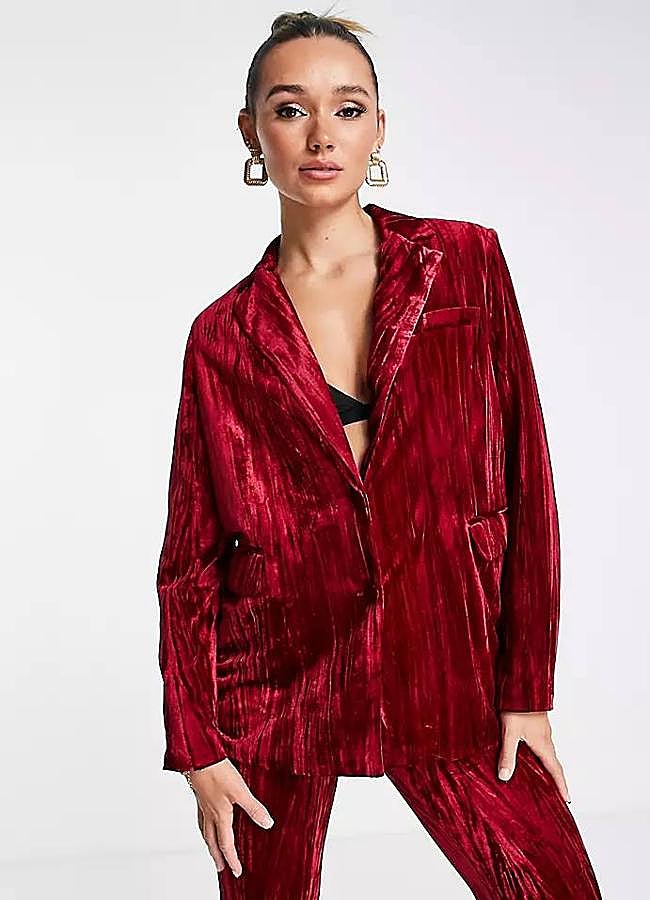 Imagen - Traje rojo de terciopelo