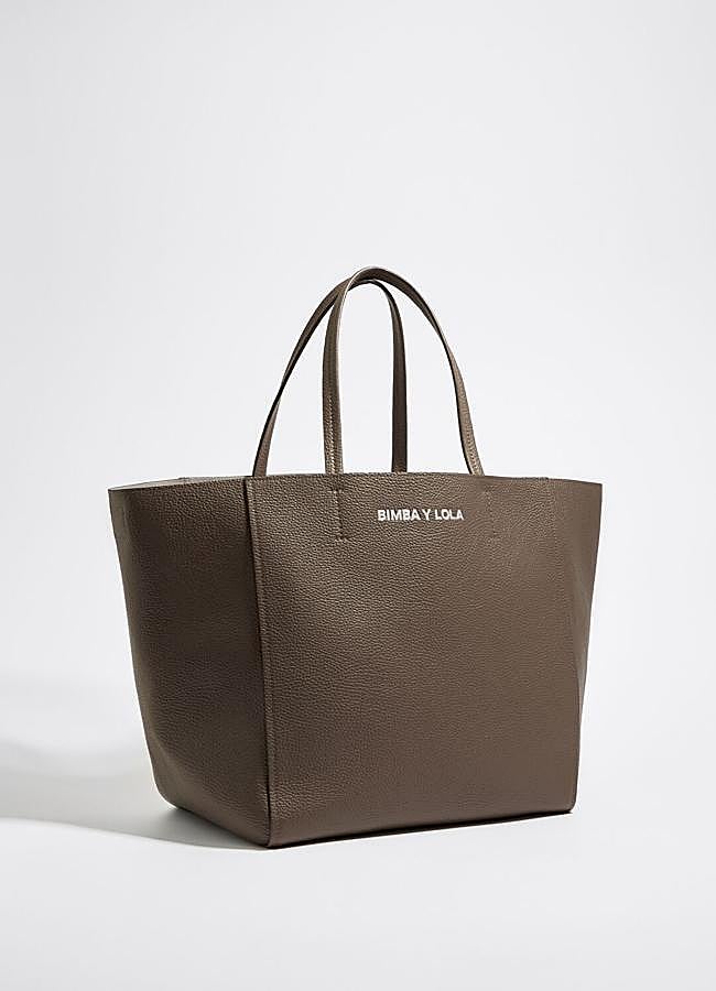 Imagen - Bolso shopper en piel en color topo de Bimba y Lola. Foto: Bimba y Lola.
