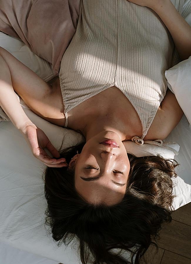 Imagen - Mujer durmiendo/PEXELS