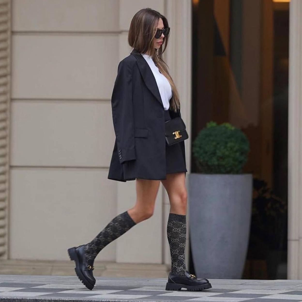 Influencer con mocasines