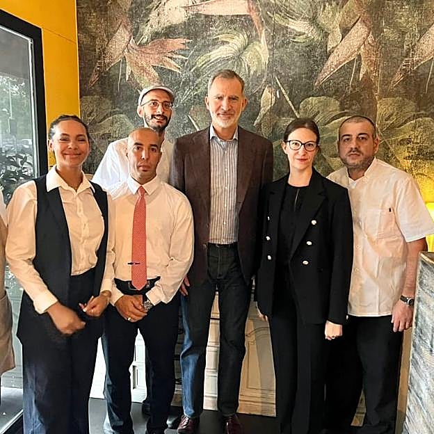 La foto del rey Felipe en un restaurante italiano de Madrid sin Letizia.