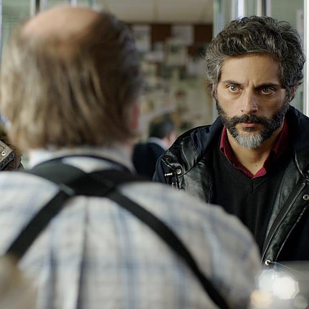 Joaquín Furriel interpreta a Fabién Danubio en El jardín de bronce.
