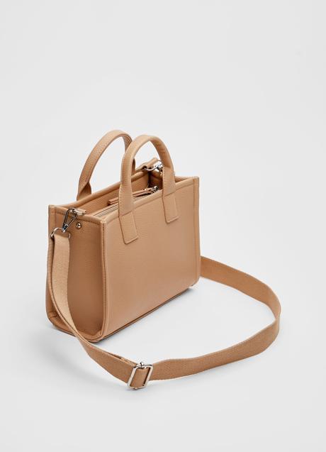 Imagen - Bolso de mano de Stradivarius (17,99 euros)