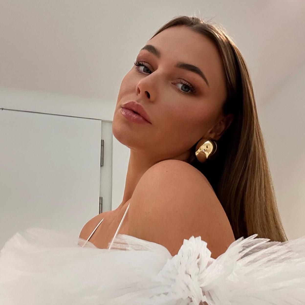 Influencer Vivian Hoorn con labios hidratados