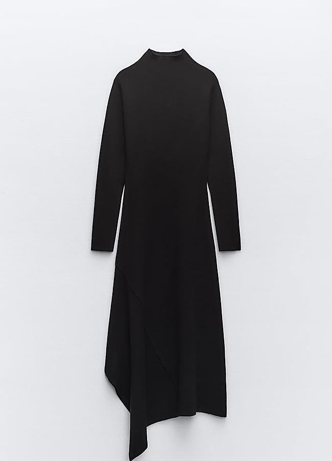 Imagen - Vestido midi en color negro de Zara. Foto: Zara.