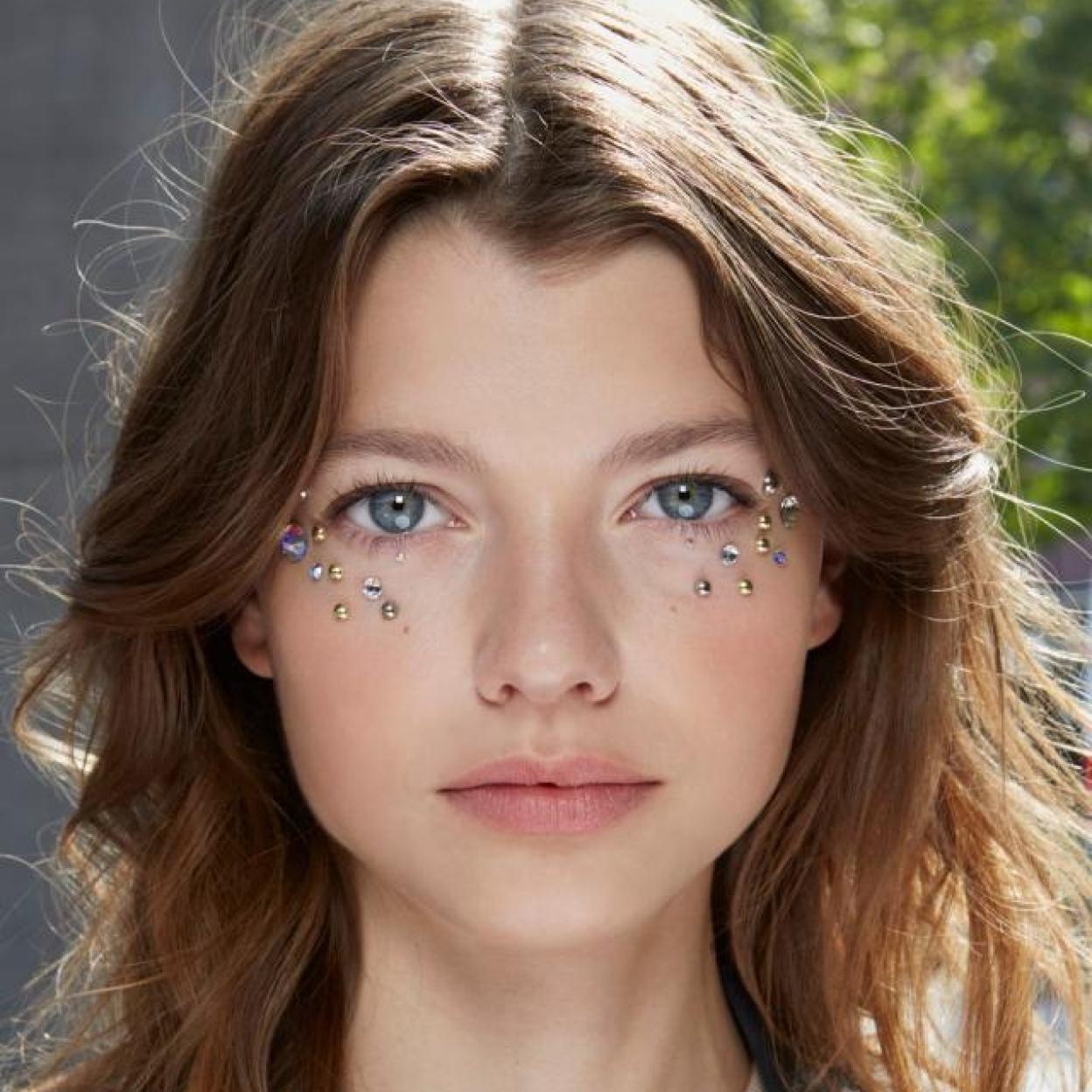 Probamos el dispositivo que masajea el contorno de ojos y disminuye bolsas