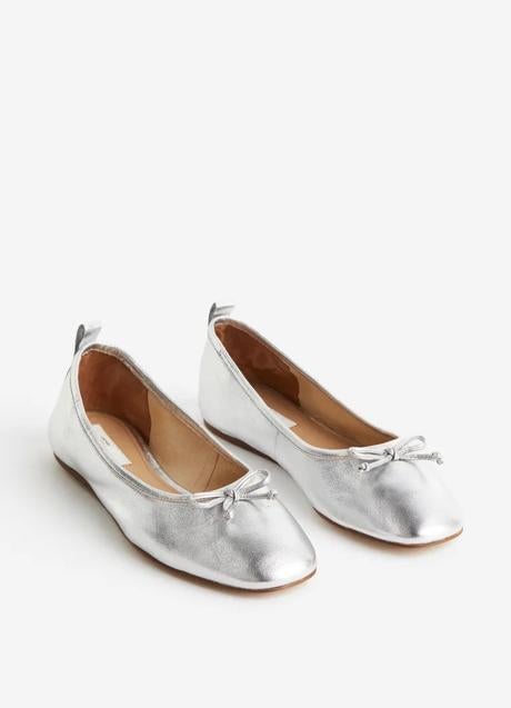 Imagen - Bailarinas plata de H&M (59,99 euros)