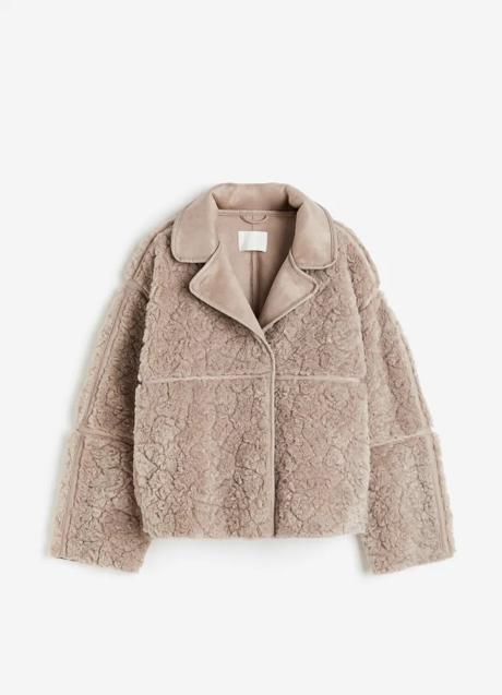Imagen - Chaqueta beige con borreguito de H&M (59,99 euros)