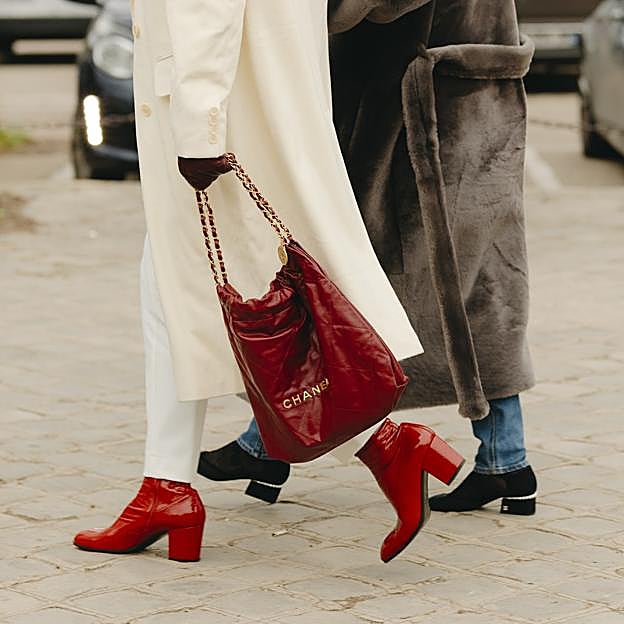Cómo combinar los botines rojos: 7 looks para sacar partido al calzado más colorido
