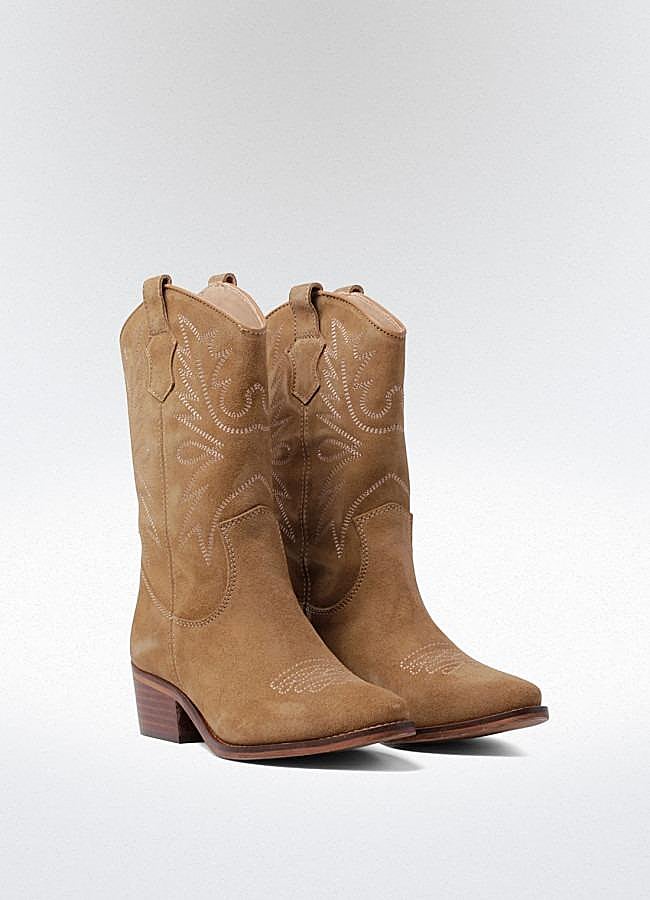 Imagen - Bota cowboy de mujer taupe Glo de Vas, 90 euros.