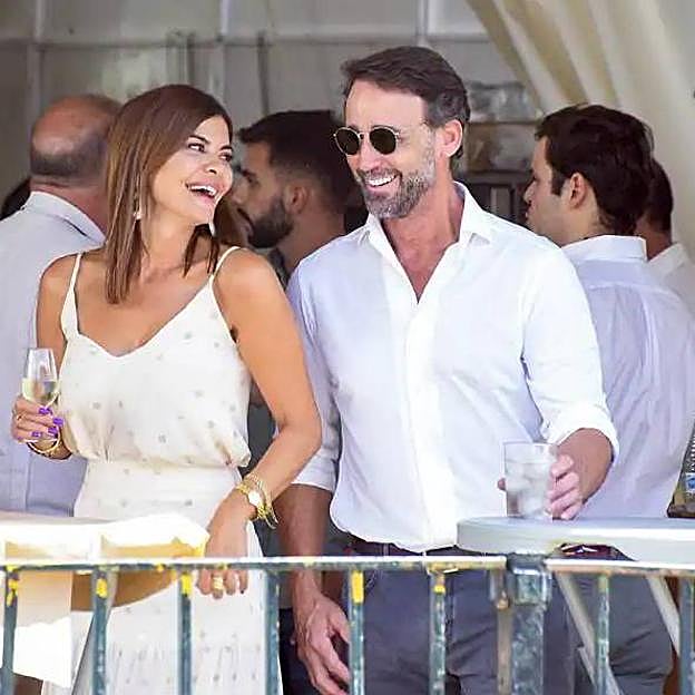 El jinete Álvaro Muñoz Escassi y la diseñadora María José Suárez