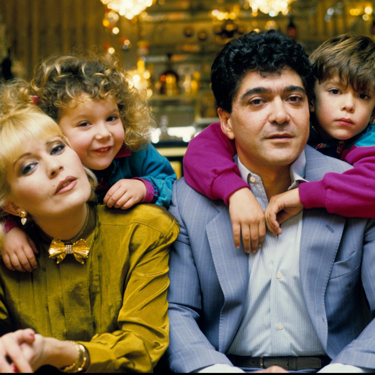 Bárbara Rey con sus hijos y su ex marido, Ángel Cristo, en una imagen de archivo.