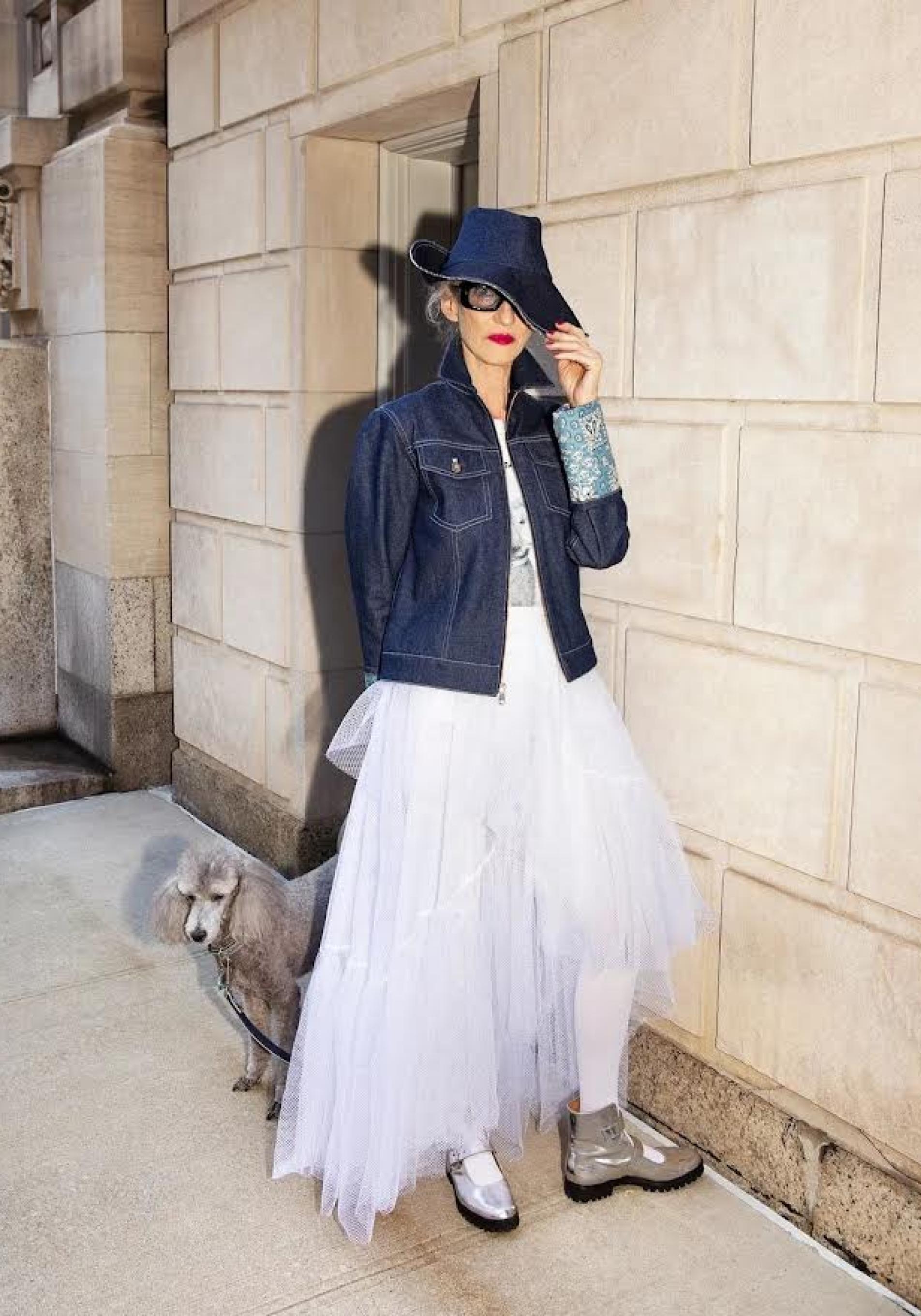 Cinco marcas con las que es imposible equivocarse si quieres vestir bien después de los 50