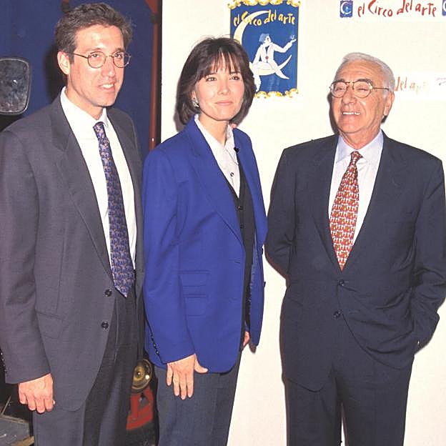 Rita Irasema, con su hermano, Emilio Aragón, y su padre, Miliki.