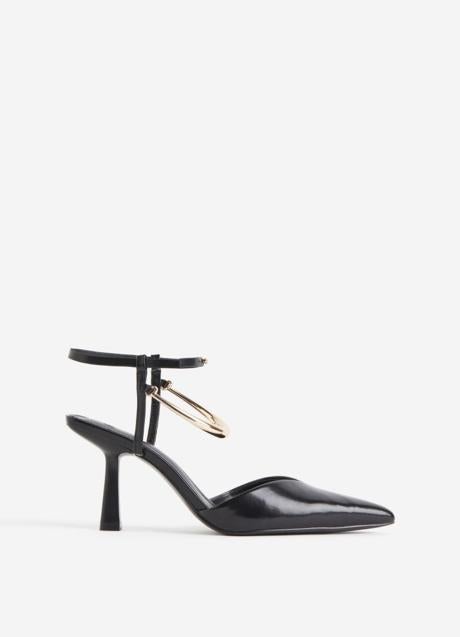 Imagen - Zapatos negros de H&M (49,99 euros euros)