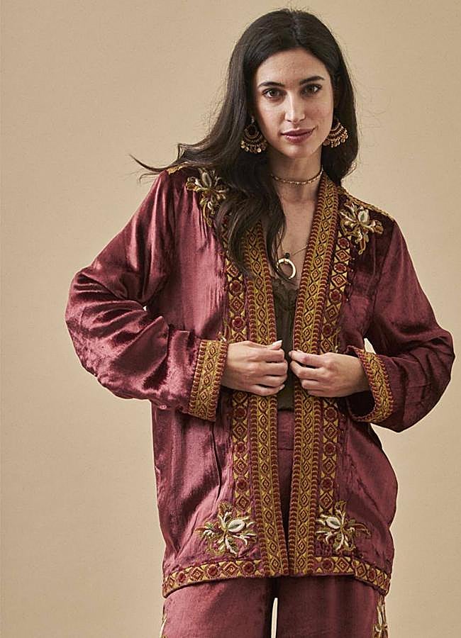 Imagen - Kimono de terciopelo corto bordado