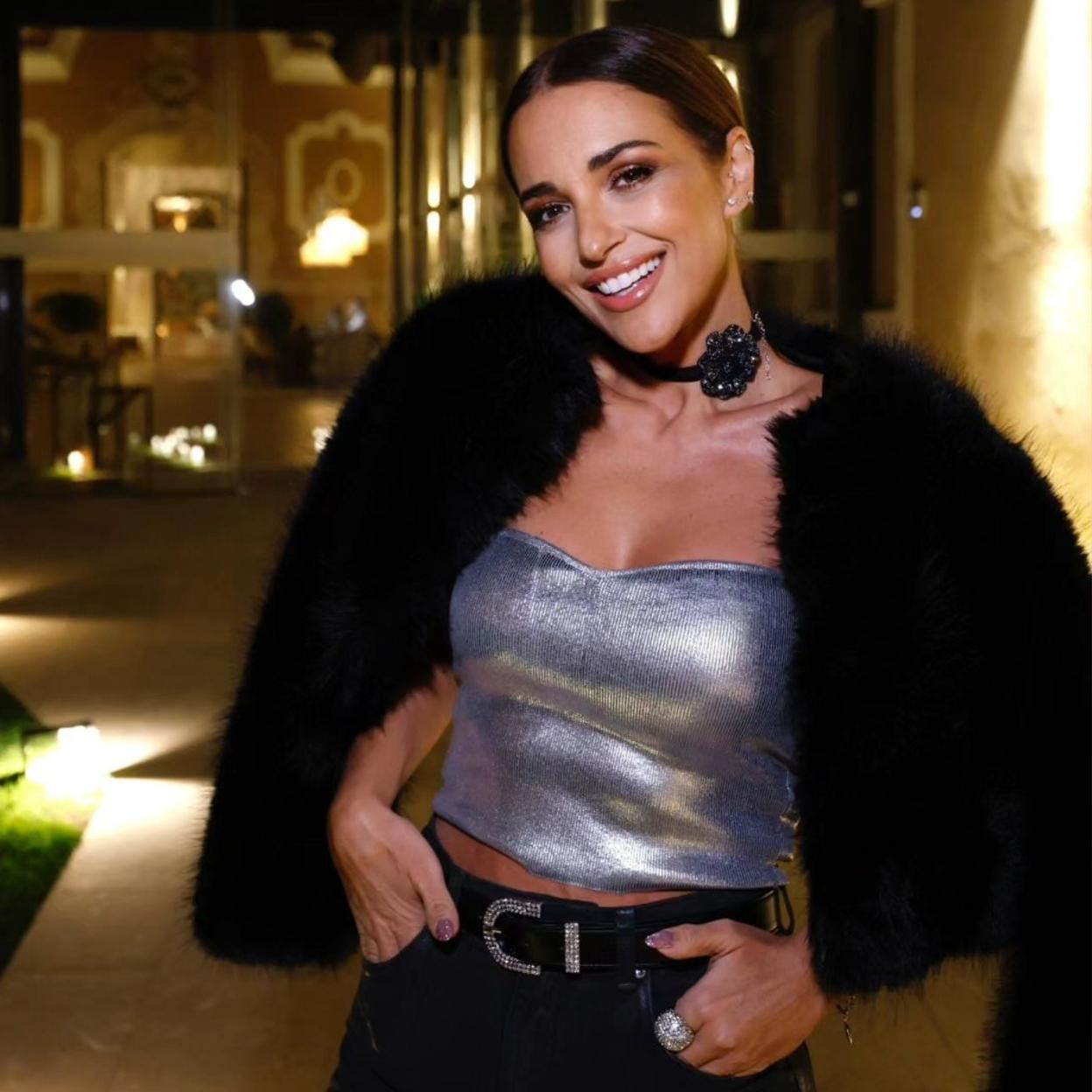 Paula Echevarría con una chaqueta de pelo.